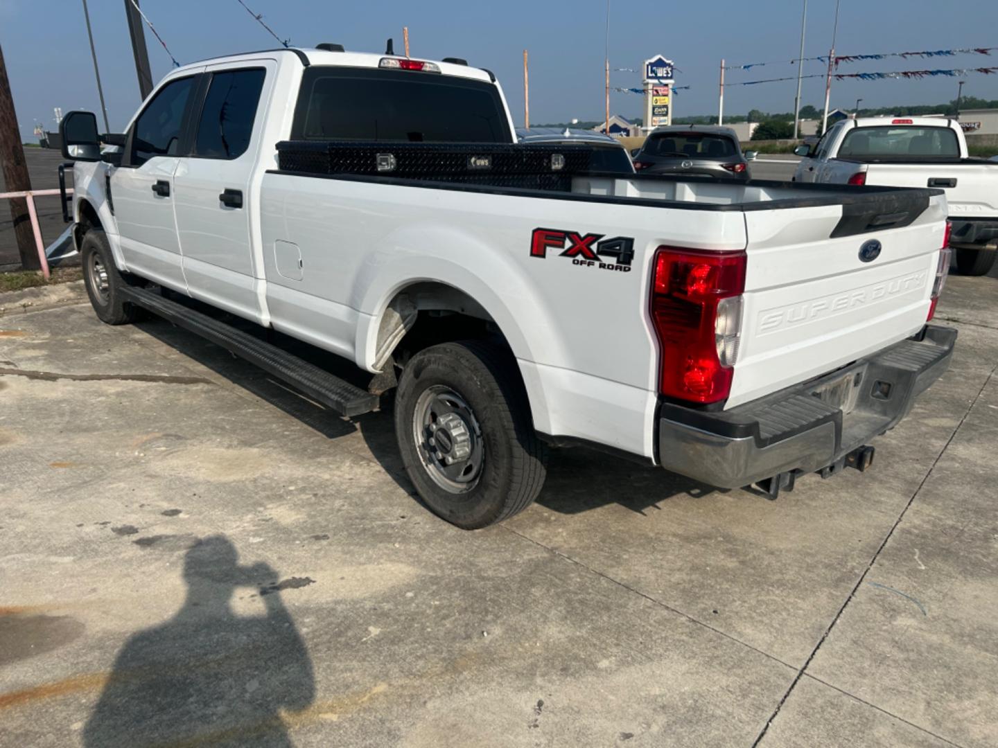 2021 White /Grey Ford F-250 SD King Ranch Crew Cab 4WD (1FT7W2B66ME) with an 6.2L V8 OHV 16V engine, 6A transmission, located at 1687 Business 35 S, New Braunfels, TX, 78130, (830) 625-7159, 29.655487, -98.051491 - Photo#7